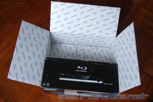 這是BD-P1000的紙盒，怎么看都有點(diǎn)像內(nèi)褲的花紋