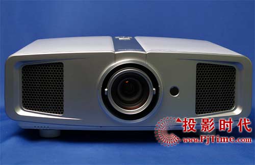 JVC DLA-HD1投影機(jī) 機(jī)身中央的特殊設(shè)計(jì)