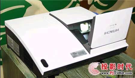 結(jié)合白板營(yíng)造互動(dòng)教學(xué)新體驗(yàn) 四大短焦教育投影對(duì)比分析