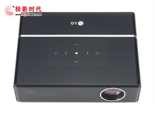 巧克力投影現(xiàn)身京城 LG推微型投影HS102G