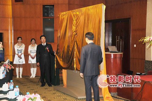 CIMA 120”等離子拼接顯示器全球首發(fā)