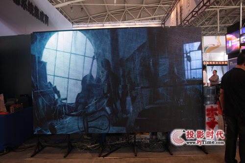 創(chuàng)視數(shù)碼大屏幕點(diǎn)亮2010大屏幕展