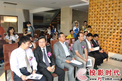 (li��n)������ ��(chu��ng)�S�䮔(d��ng)LED�ҕ�ռ����h