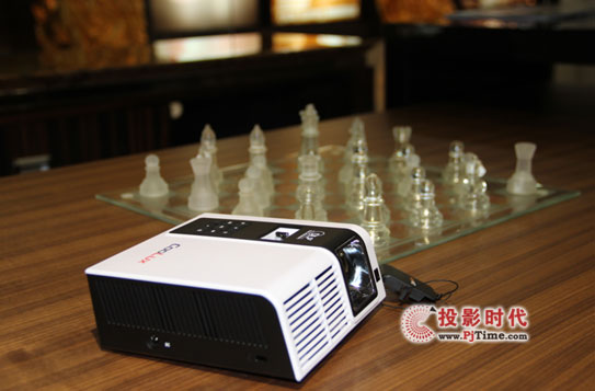 功能全面 酷樂視X1+微型投影儀的各種應(yīng)用
