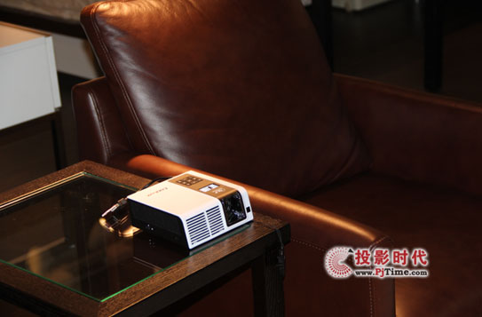 功能全面 酷樂視X1+微型投影儀的各種應(yīng)用