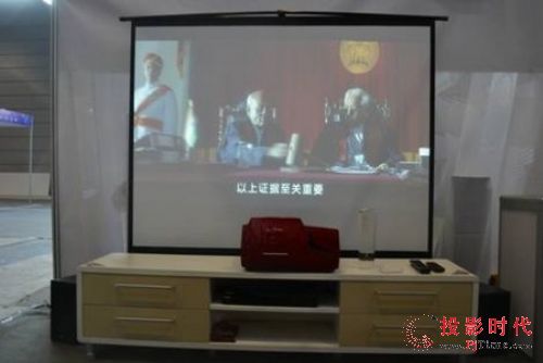 宜清光電新產(chǎn)品“零距離智能投影電視”榮獲工業(yè)設(shè)計(jì)大賽一等獎(jiǎng) 