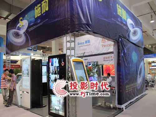 上海數(shù)字標牌展：施耐最具性價比廣告機整體出動