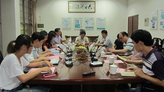 廣州市白云區(qū)科技和信息化局領(lǐng)導(dǎo)及專家與迪士普企業(yè)領(lǐng)導(dǎo)召開驗(yàn)收會(huì)議