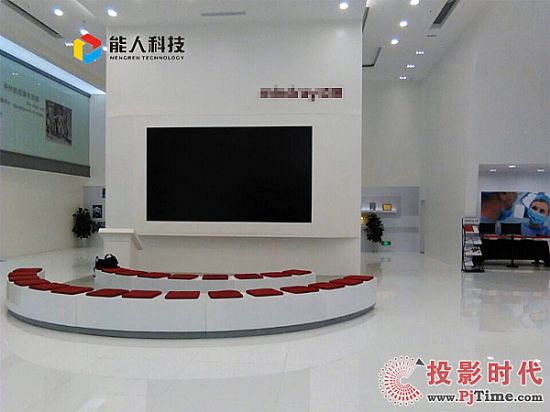能人科技助力南京某醫(yī)療集團打造企業(yè)形象視頻墻