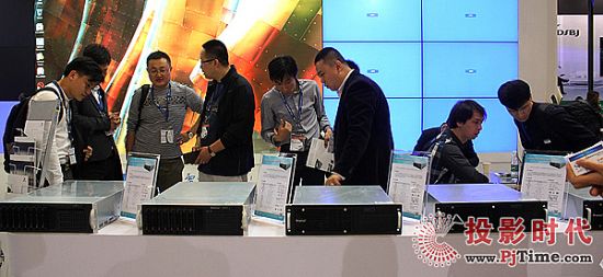 德普視訊Infocomm快報(bào)-從陌生到熟悉的MCS云拼接