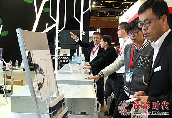 德普視訊Infocomm快報(bào)-從陌生到熟悉的MCS云拼接