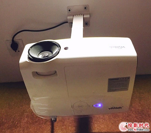 Vivitek(麗訊)DH558是一款專為影吧和私人影院設(shè)計的投影機