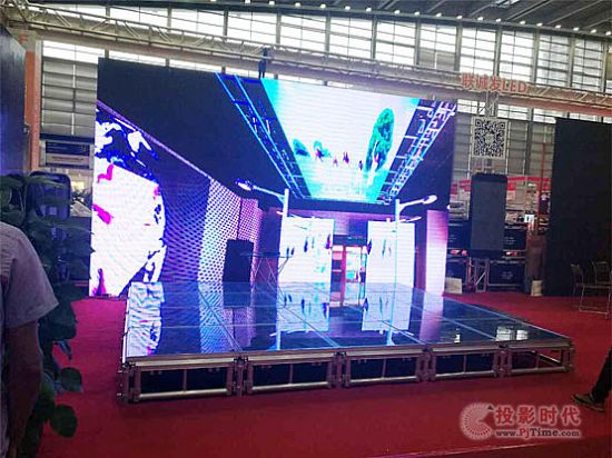 現(xiàn)場虛擬現(xiàn)實(Virtual Reality，簡稱VR)展示