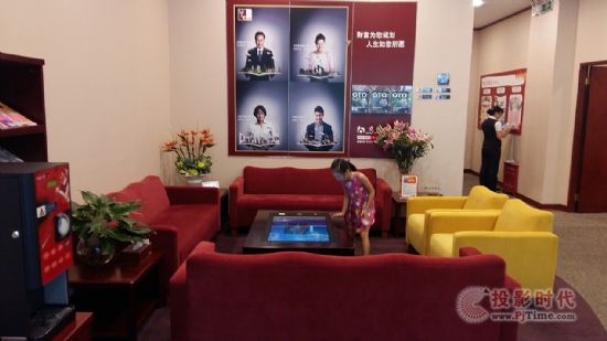 穎網(wǎng)科技智慧銀行播控系統(tǒng)，開啟未來銀行營銷服務(wù)新模式