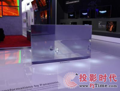 IFA 2017松下展示55英寸4K透明OLED電視原型