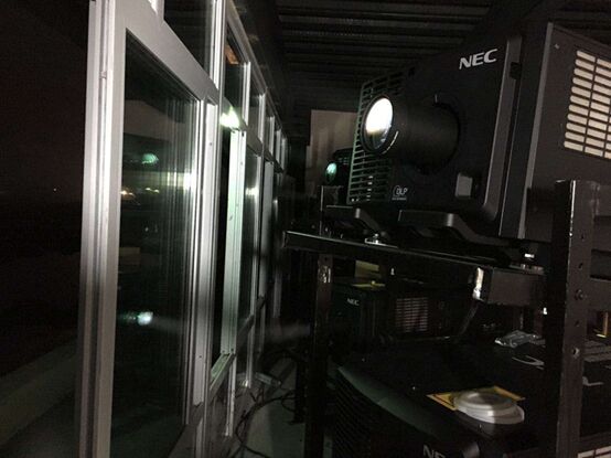深度解密 12臺(tái)NEC雙色激光演繹下花園高塔投影秀