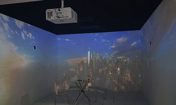 圖片包含 墻壁, 室內(nèi), 地板, 天空描述已自動(dòng)生成