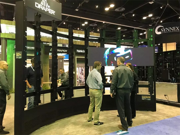 InfoComm USAɭrAVex߇x