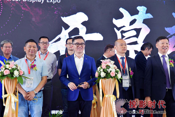 結(jié)合5G+8K、AI x IoT TCL吹響8K高速發(fā)展集結(jié)號