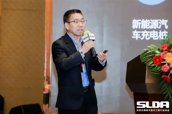 雷曼光電發(fā)表《8K超高清時代的Micro LED應用》主題演講