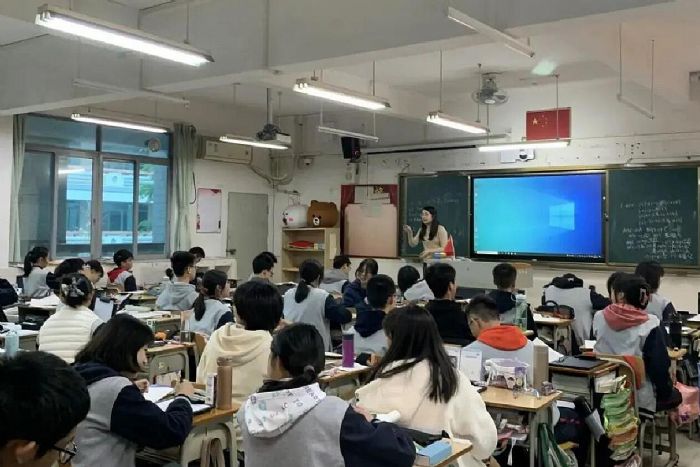 案例丨AOC教育觸控一體機，為桂城中學帶來教學新體驗