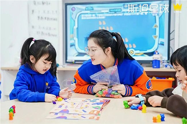 2025�ك�˼�S��Ӗ(x��n)�x�ļ���˹̹����{Ӳ�����I(l��ng)�܇���(n��i)ِ��