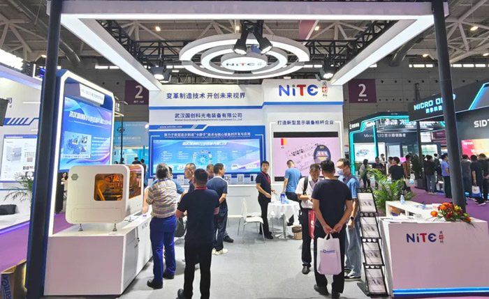 ���|�����A�ǃɴ�·�������P�I��(ji��)�c����������nϵ�Ŕ࣬�д�ߴ�OLED���������